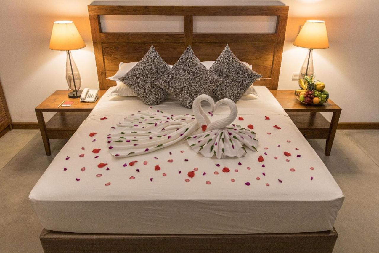 Manthila Hotel Анурадхапура Екстериор снимка