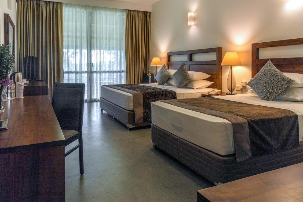 Manthila Hotel Анурадхапура Екстериор снимка