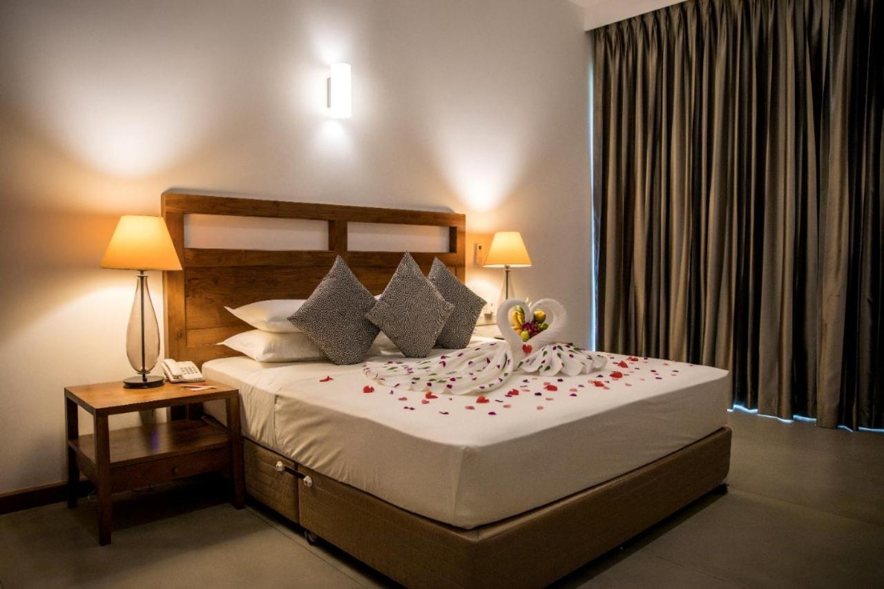 Manthila Hotel Анурадхапура Екстериор снимка